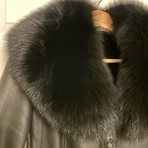 Fox collar shearling jacket - Picture 2 of 16